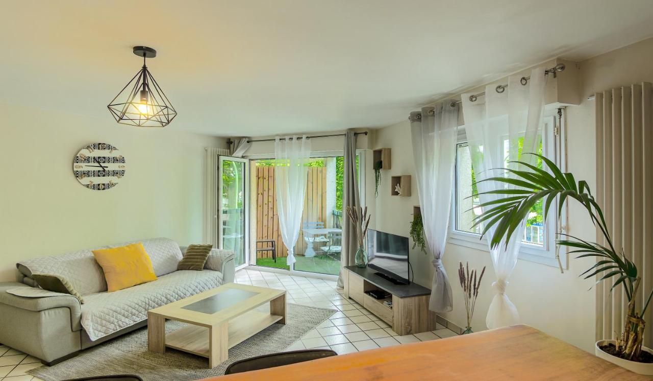 100 Geneve Joli T2 Avec Place De Parking Privee Annecy Exterior foto