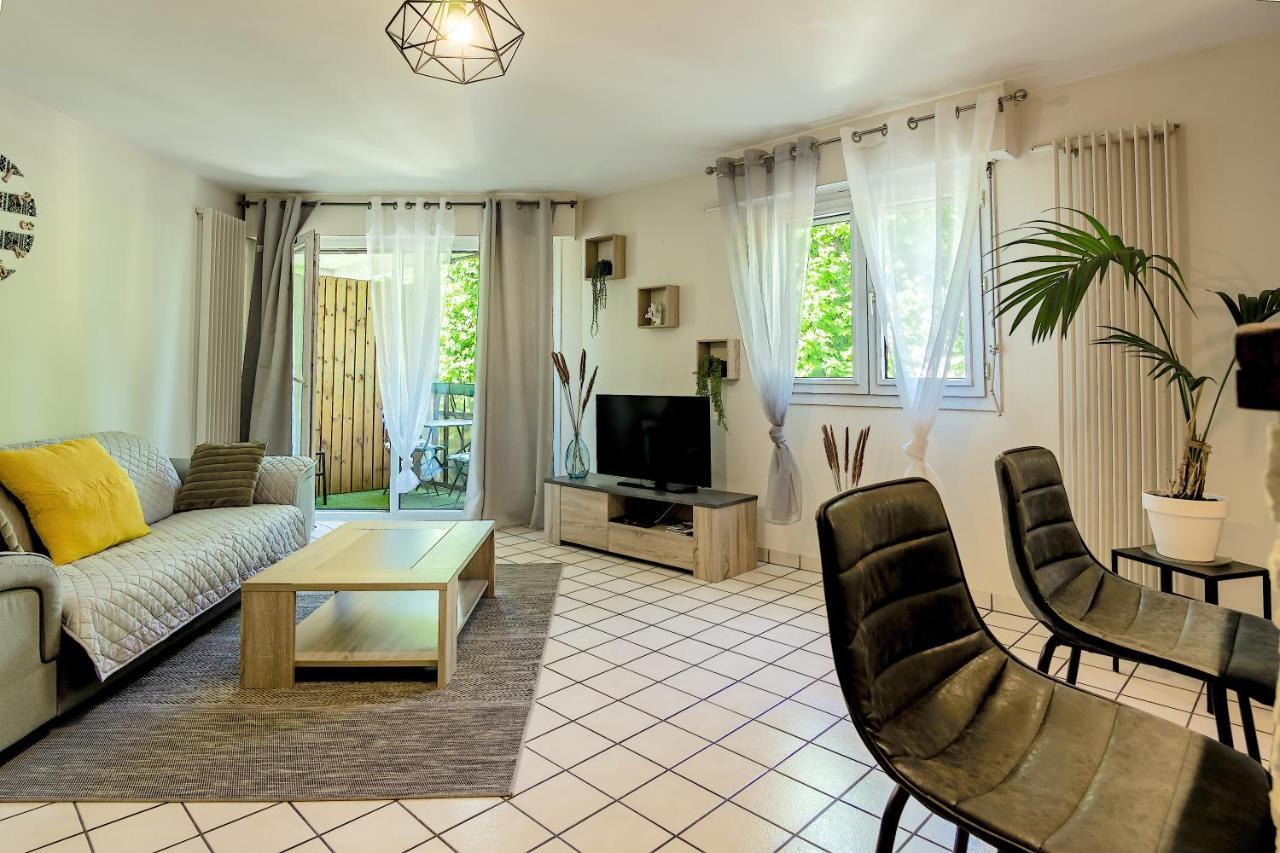 100 Geneve Joli T2 Avec Place De Parking Privee Annecy Exterior foto